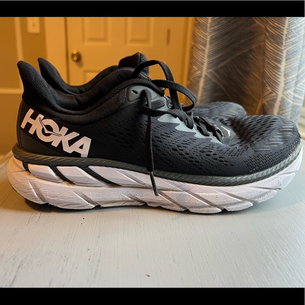 Women's HOKA ONE ONE® Clifton 7 size 9